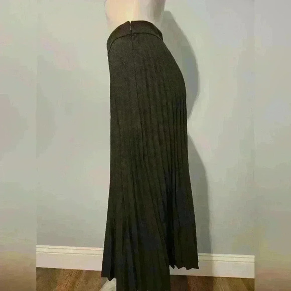 Loft pleated midi skirt - Picture 3 of 3
